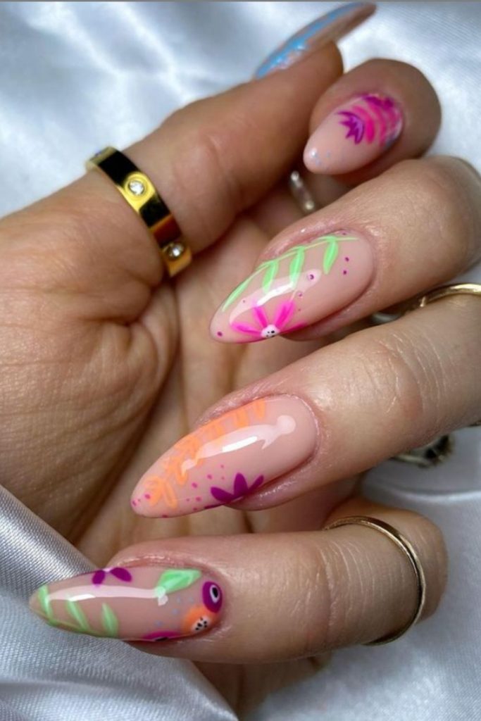 Trendy Almond Shaped Nail Art For Summer Nails