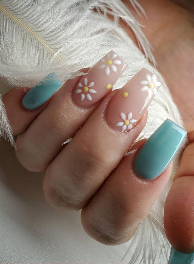 Beauty Acrylic Short Nails With Flowers Designs Ideas In Summer - Keep