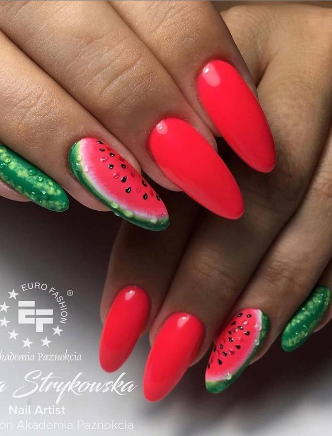 This Summer You Must Get The Sparkle Almond Nails Style, The Color ...