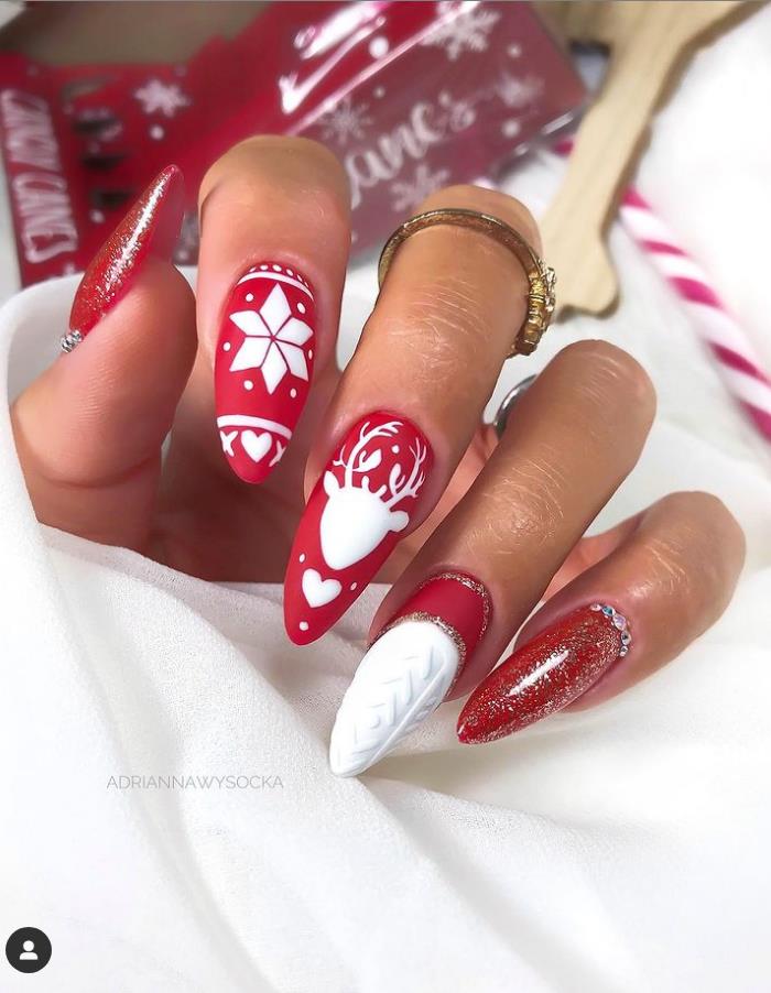 40 Best Christmas Nail Art Ideas to Try 2020