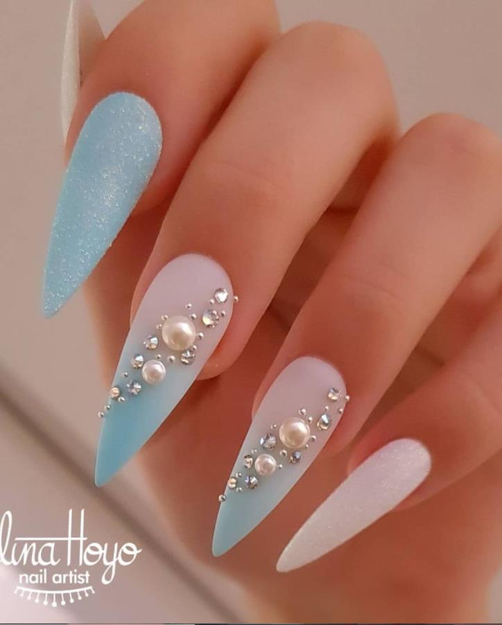 Clean and Minimalist Almond Acrylic Nail Styles are Popular in 2021 ...