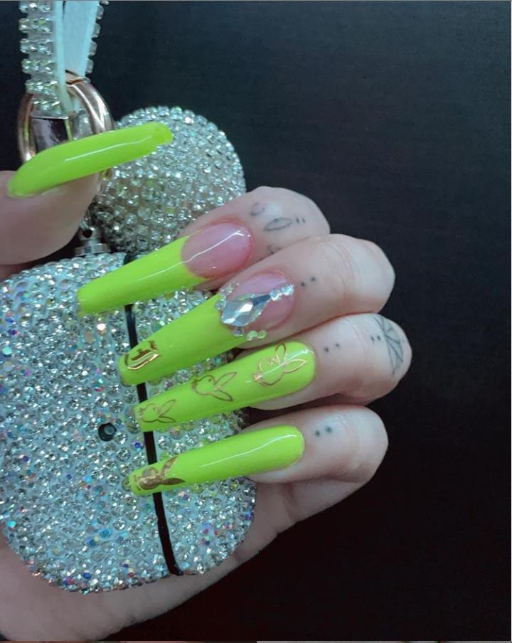 Fresh and Clean March Green Acrylic Nail Ideas, Can Always Give People ...
