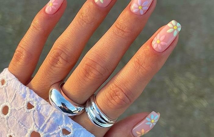 26 Spring Acrylic Nail Art  Designs to Try This Year