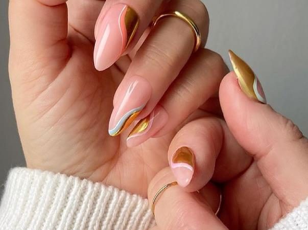 Recently, Almond Spring Nail Design is Very Popular. It’s Age Reducing and Lovely