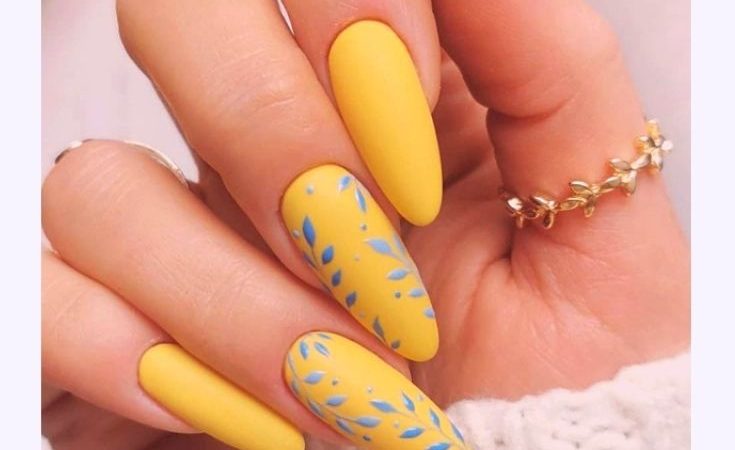 43 Stunning Yellow Nail Designs to Brighten Up Your Day in April