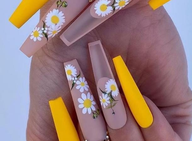 34 Most Popular Summer Nail Design For May 2021