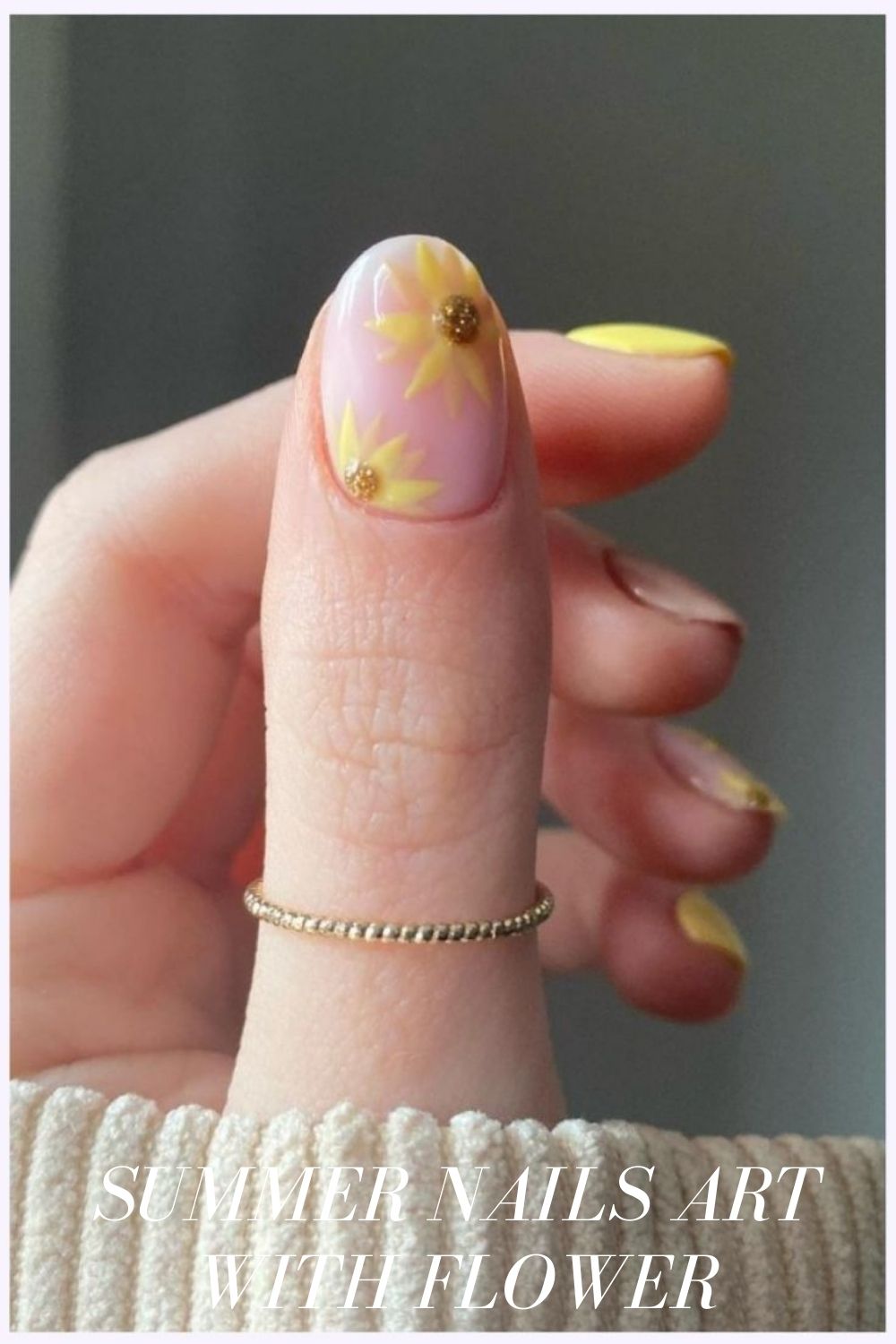 Short nails ideas for sunflowers