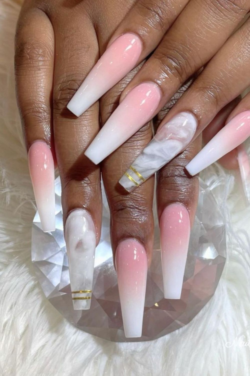 Pink and white coffin nail for golden line