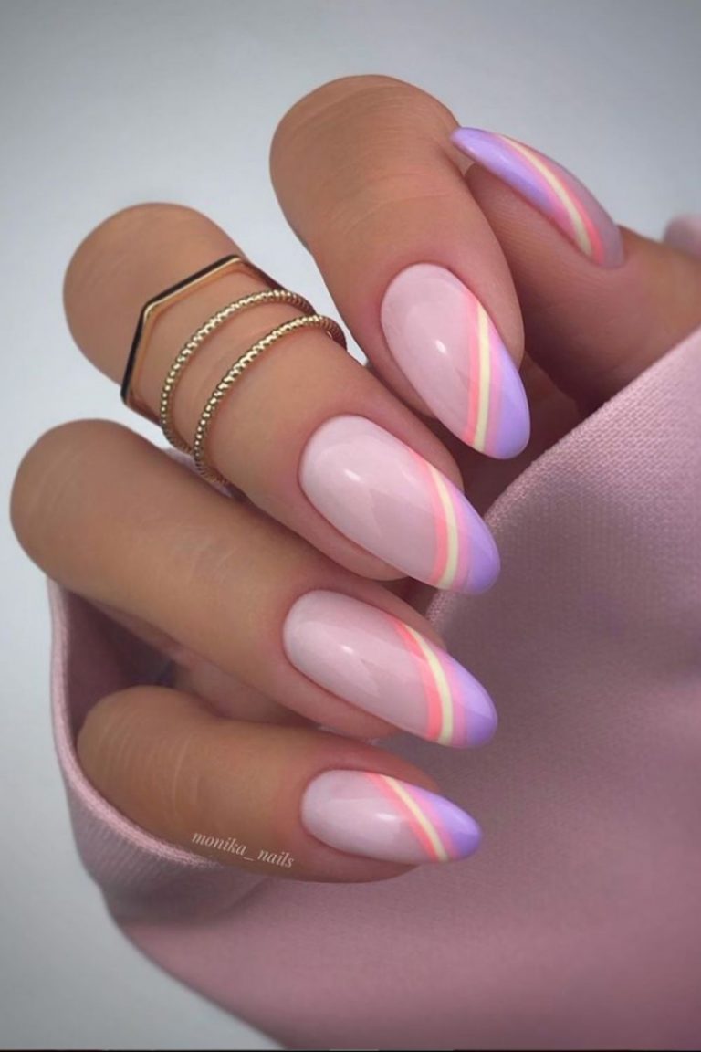 38 Trendy Almond-Shaped Nail Art for Summer Nails 2021