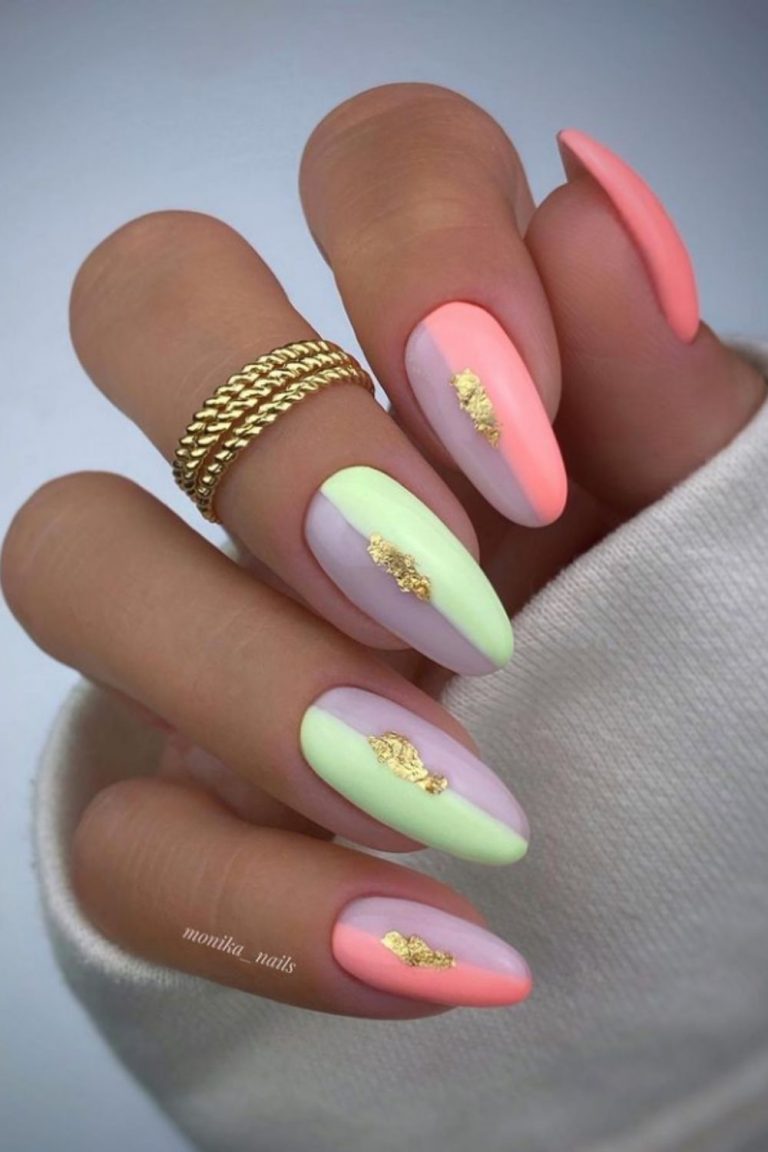 38 Trendy Almond-Shaped Nail Art for Summer Nails 2021