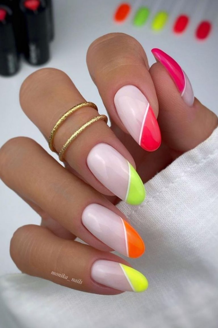 38 Trendy Almond-Shaped Nail Art For Summer Nails 2021