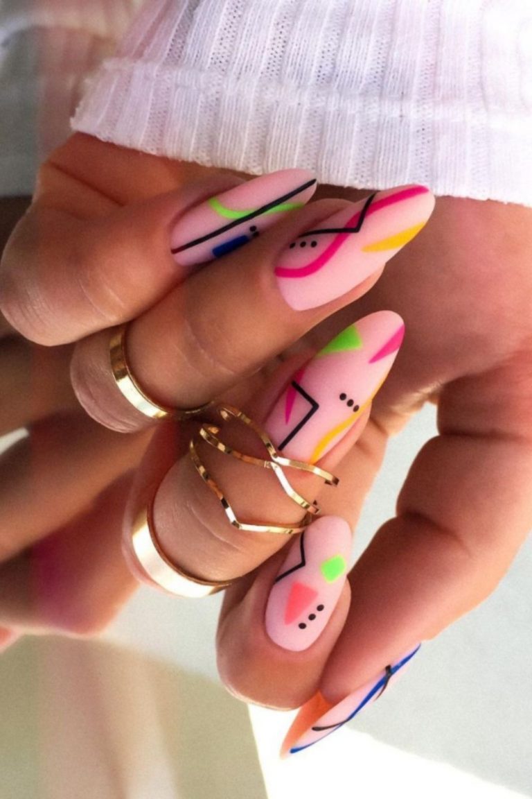 47 Best Trendy Almond-Shaped nails To Try In These Summer!