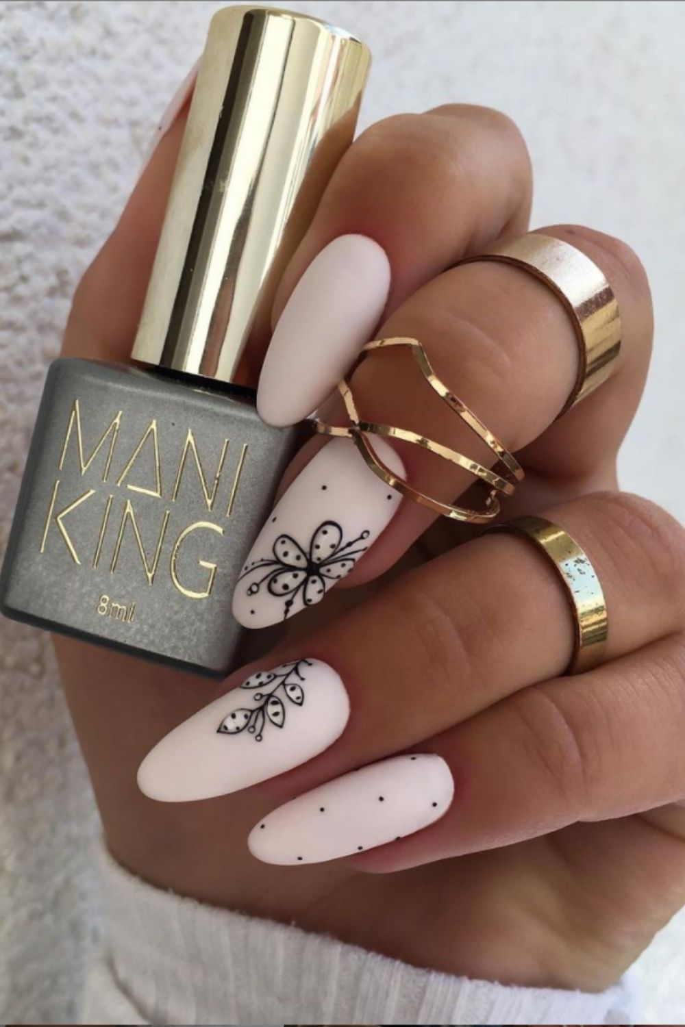Best Trendy Almond-Shaped nails To Try In These Summer