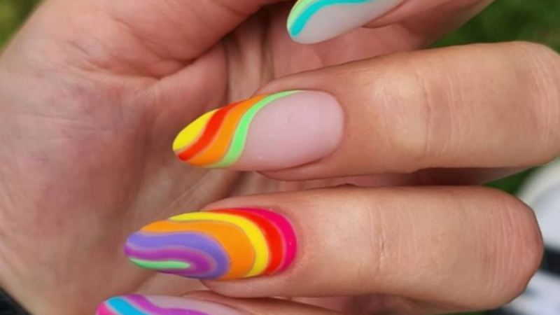 31 Best Almond Nail Art Design  for Everyone in 2021
