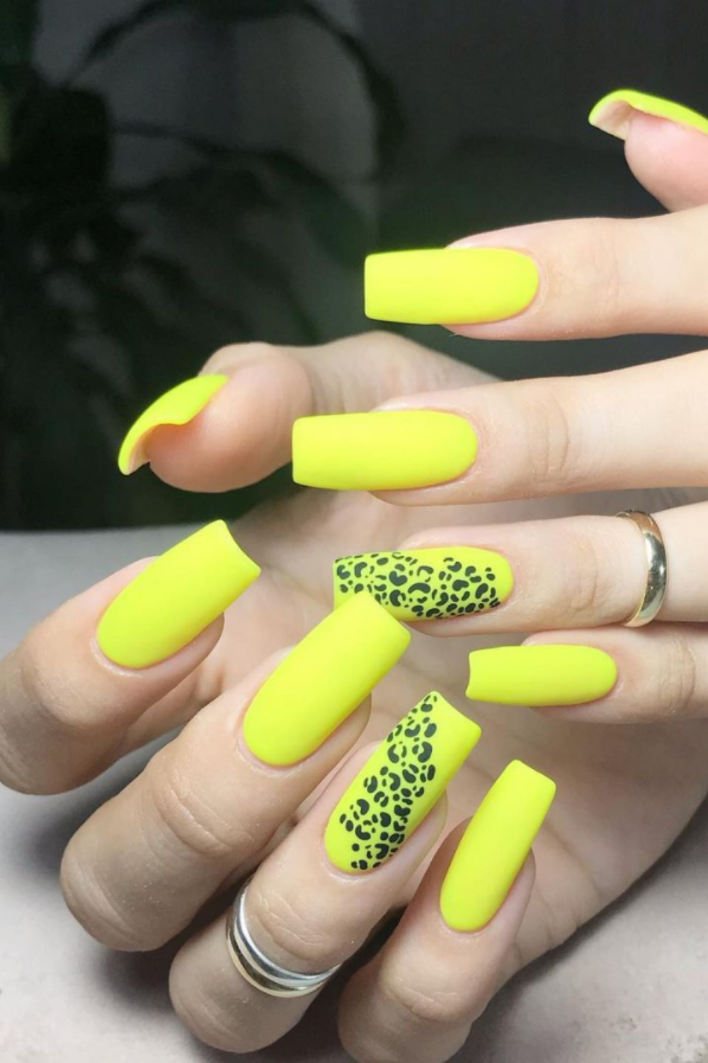 Yellow short nails ideas