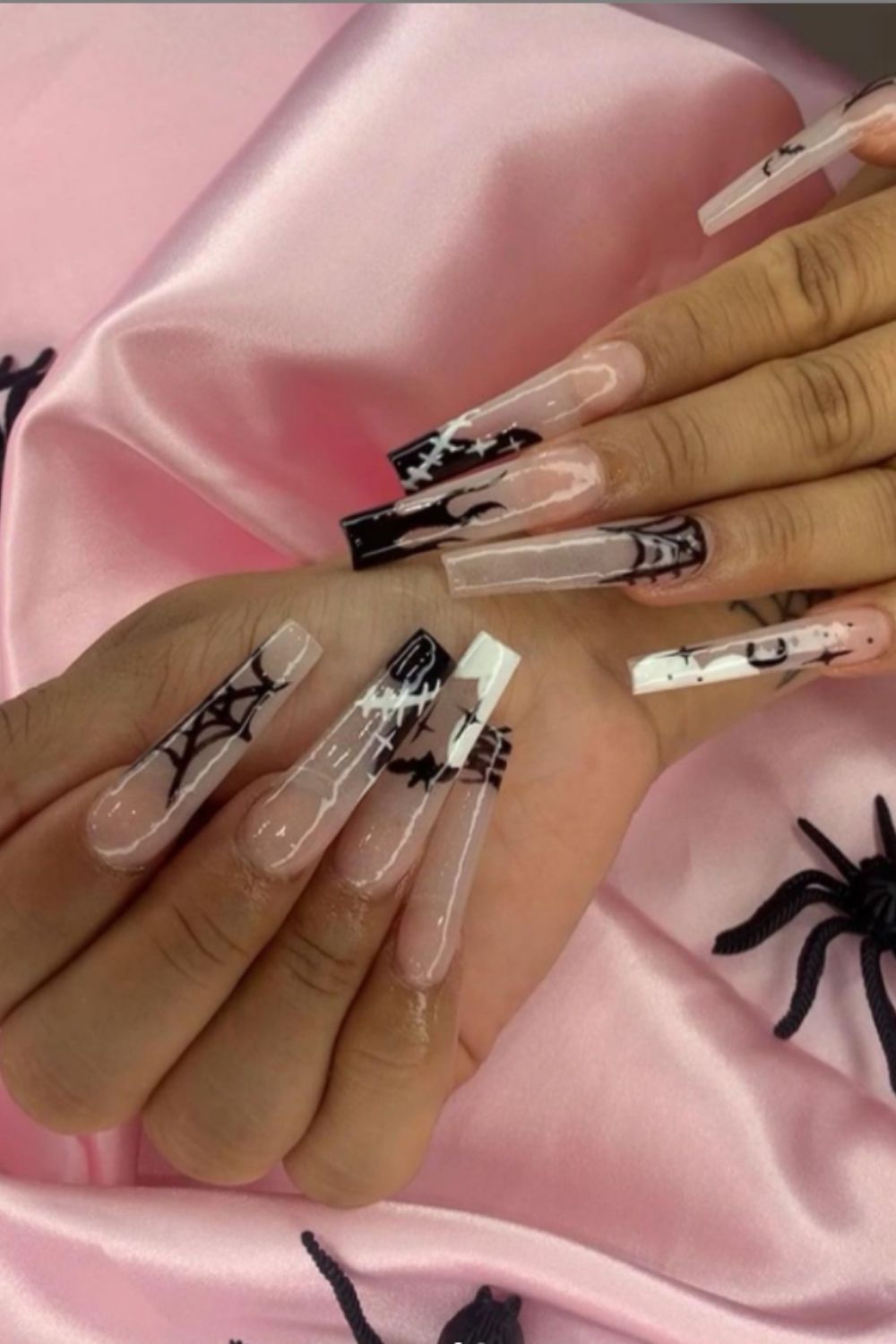 Spooky nail art 