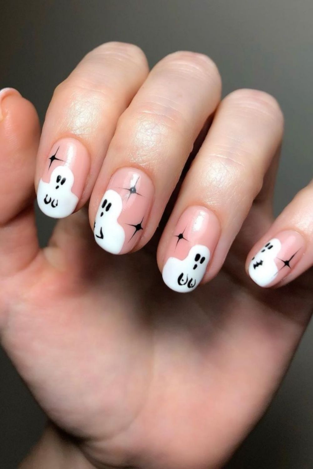 White and pink black short nails