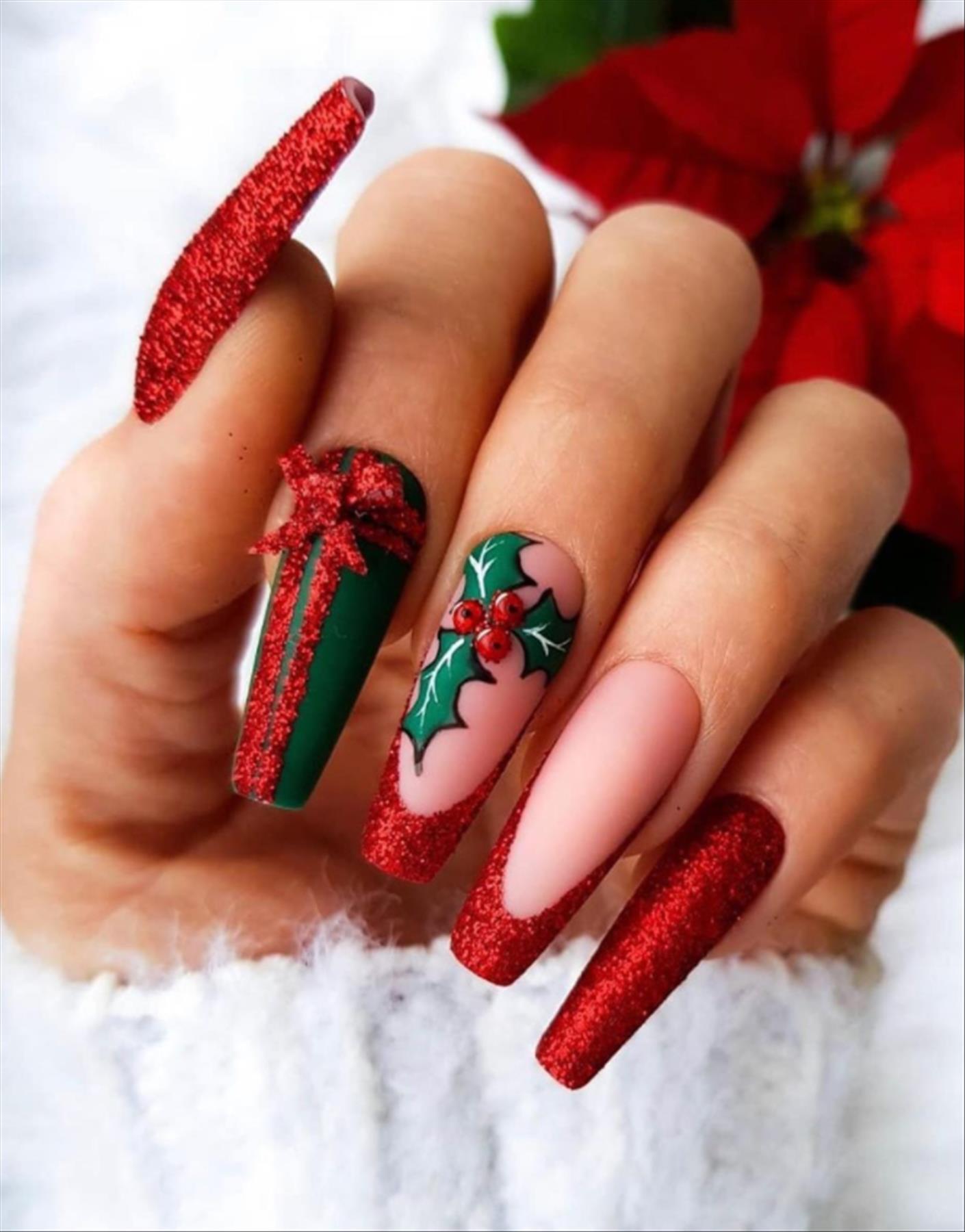42 Elegant Christmas acrylic nails with snowflake nails