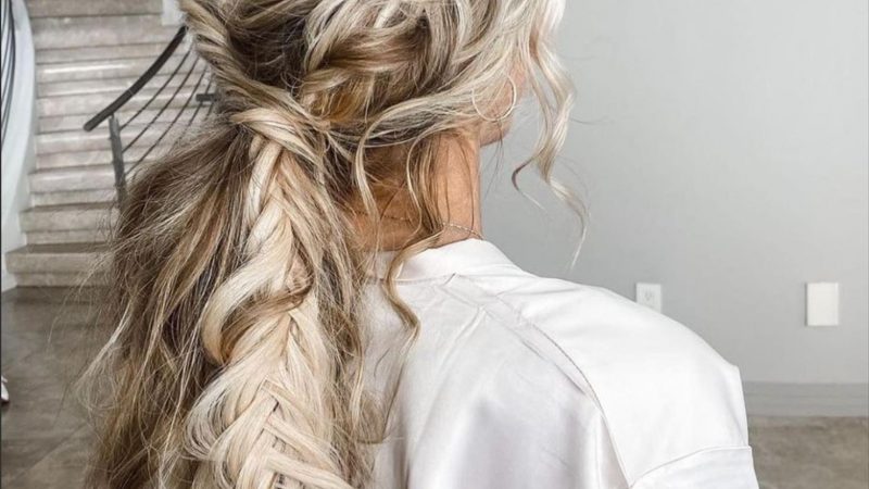 25 Easy ponytail hairstyles for long hair to wear