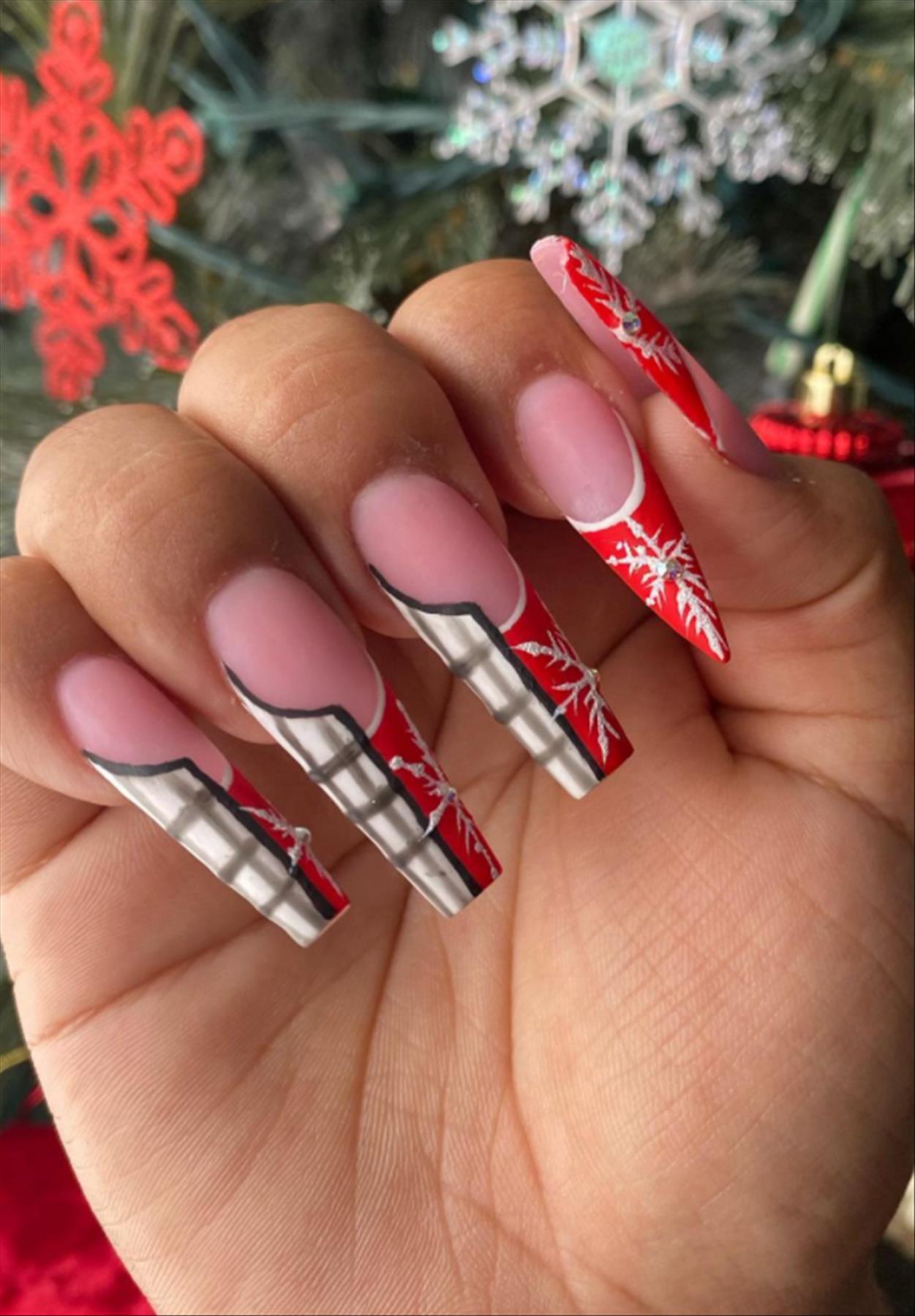 Best Winter nail 2021 trends for Christmas acrylic nails