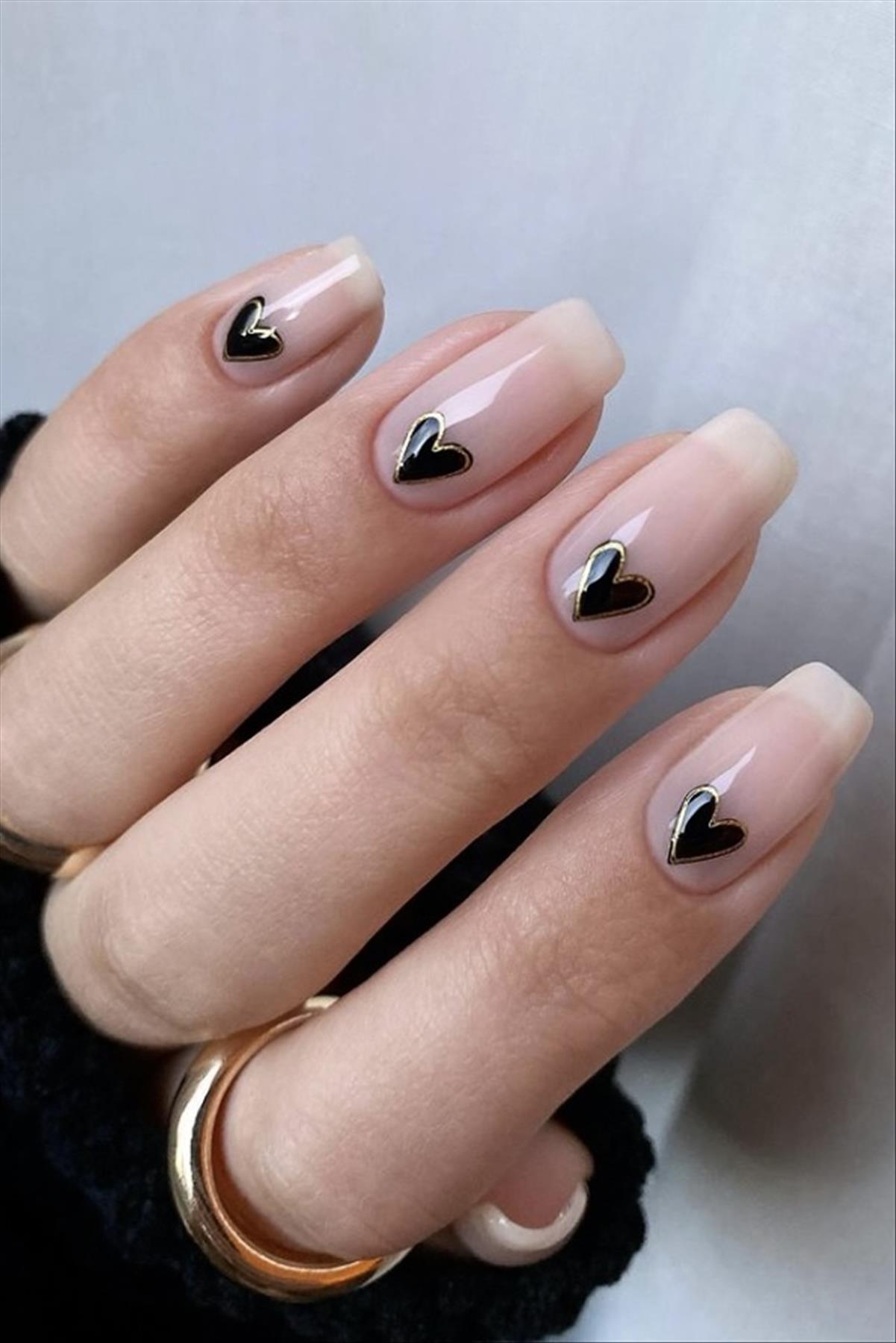 Best Black and Gold Nails Designs Never go out of fashion