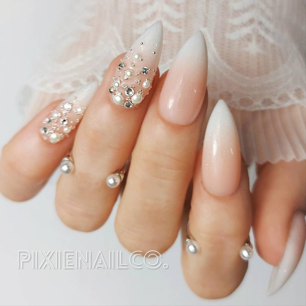 Elegant pearl nails design for any occasion