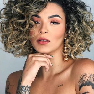 20 Easy Short Natural Curly Hairstyles for Women