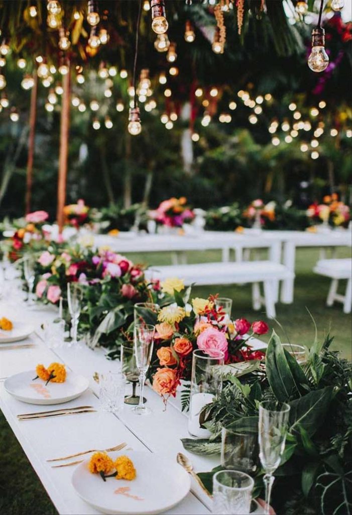 40 Romantic Ways to Dress Up Your Wedding Reception Tables - Lilyart