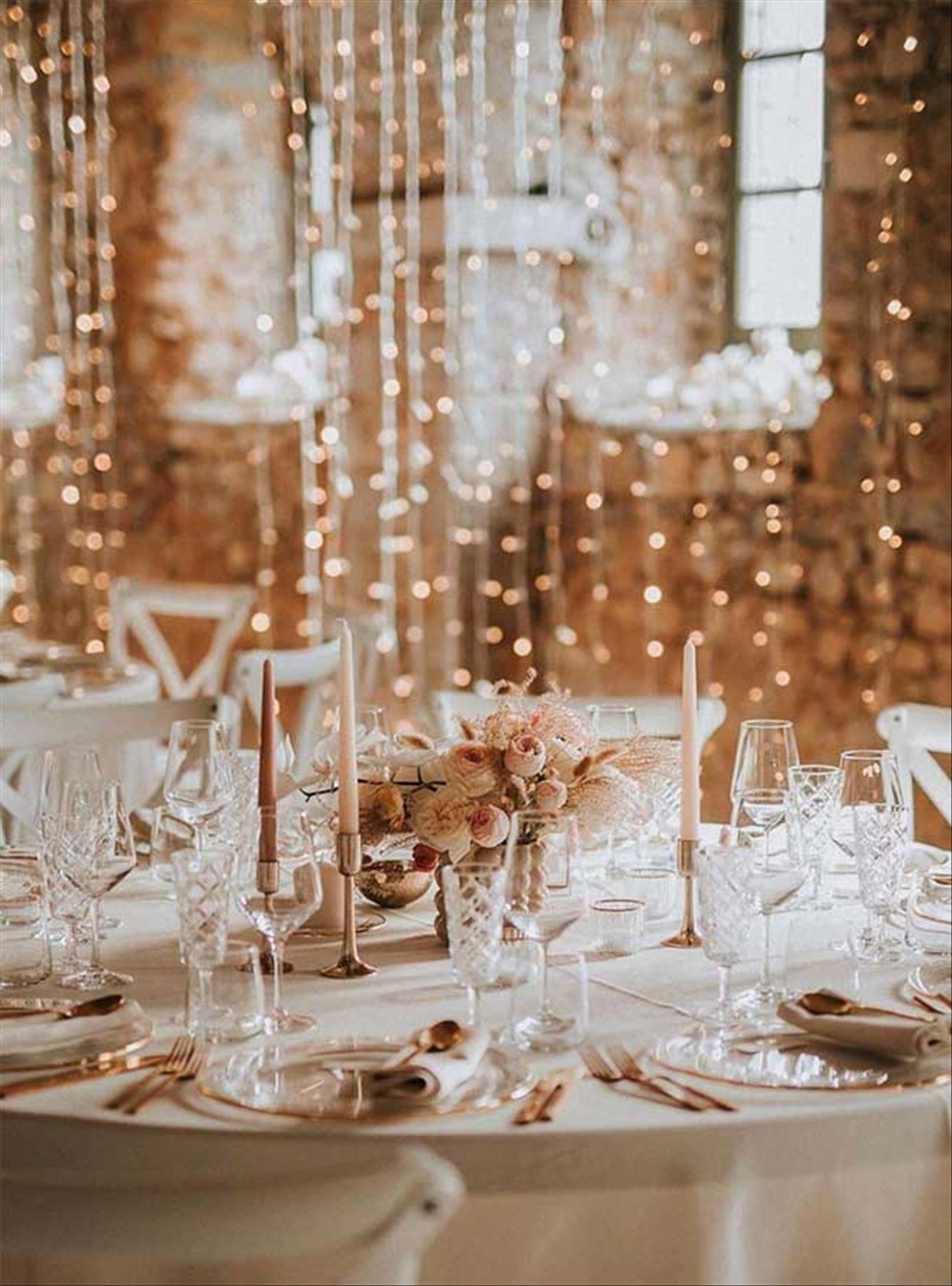 Romantic Ways to Dress Up Your Wedding Reception Tables