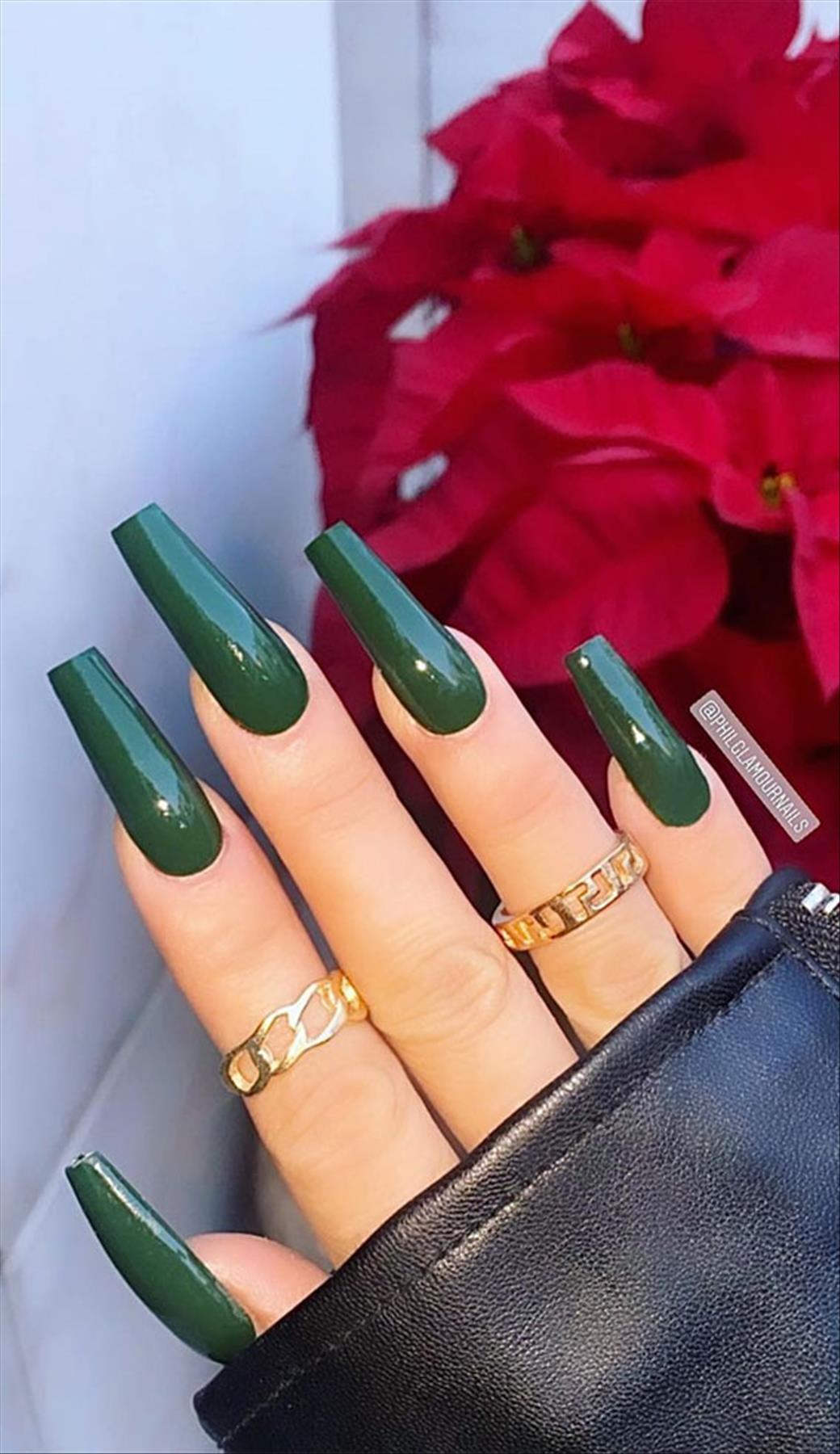 Beautiful Green Nail Designs For 2022 To Wear