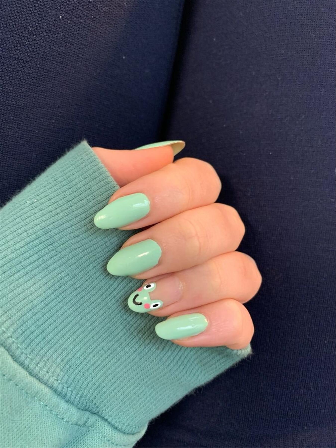 Beautiful Green Nail Designs For 2022 To Wear