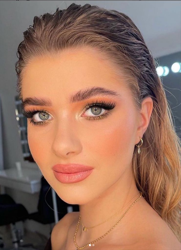 Soft prom makeup looks ideas to be a party queen