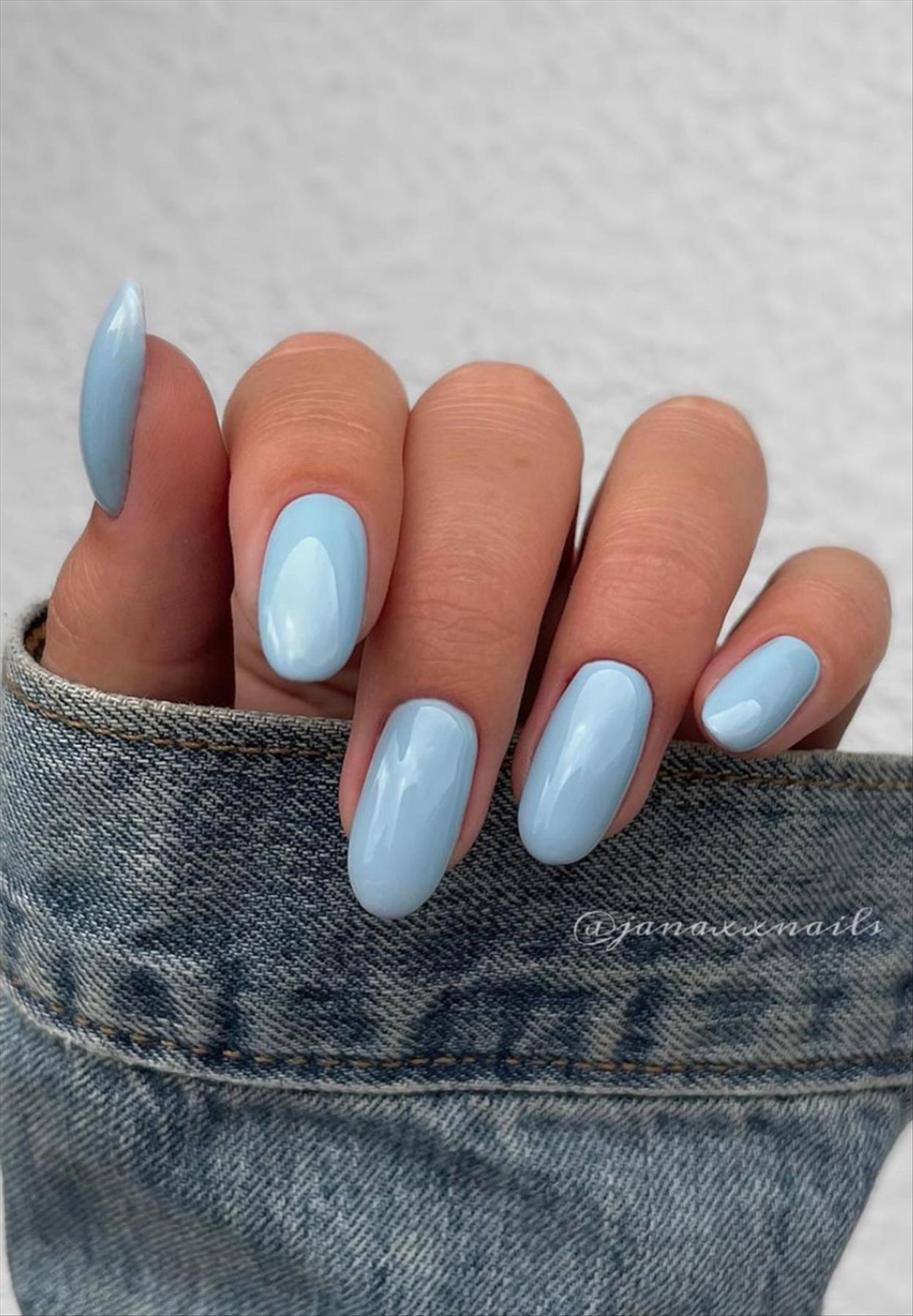 Romantic blue acrylic nail ideas perfect for summer mani 2022