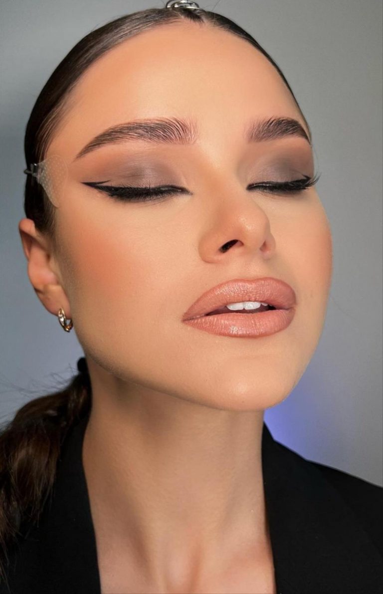 38 Glam Winter Makeup Looks To Rock In 2022 Lilyart 5864