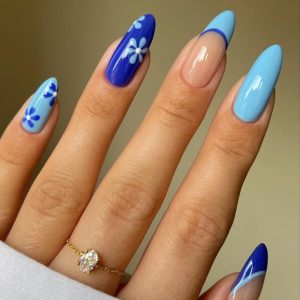 45 Beautiful floral nails art for spring 2023