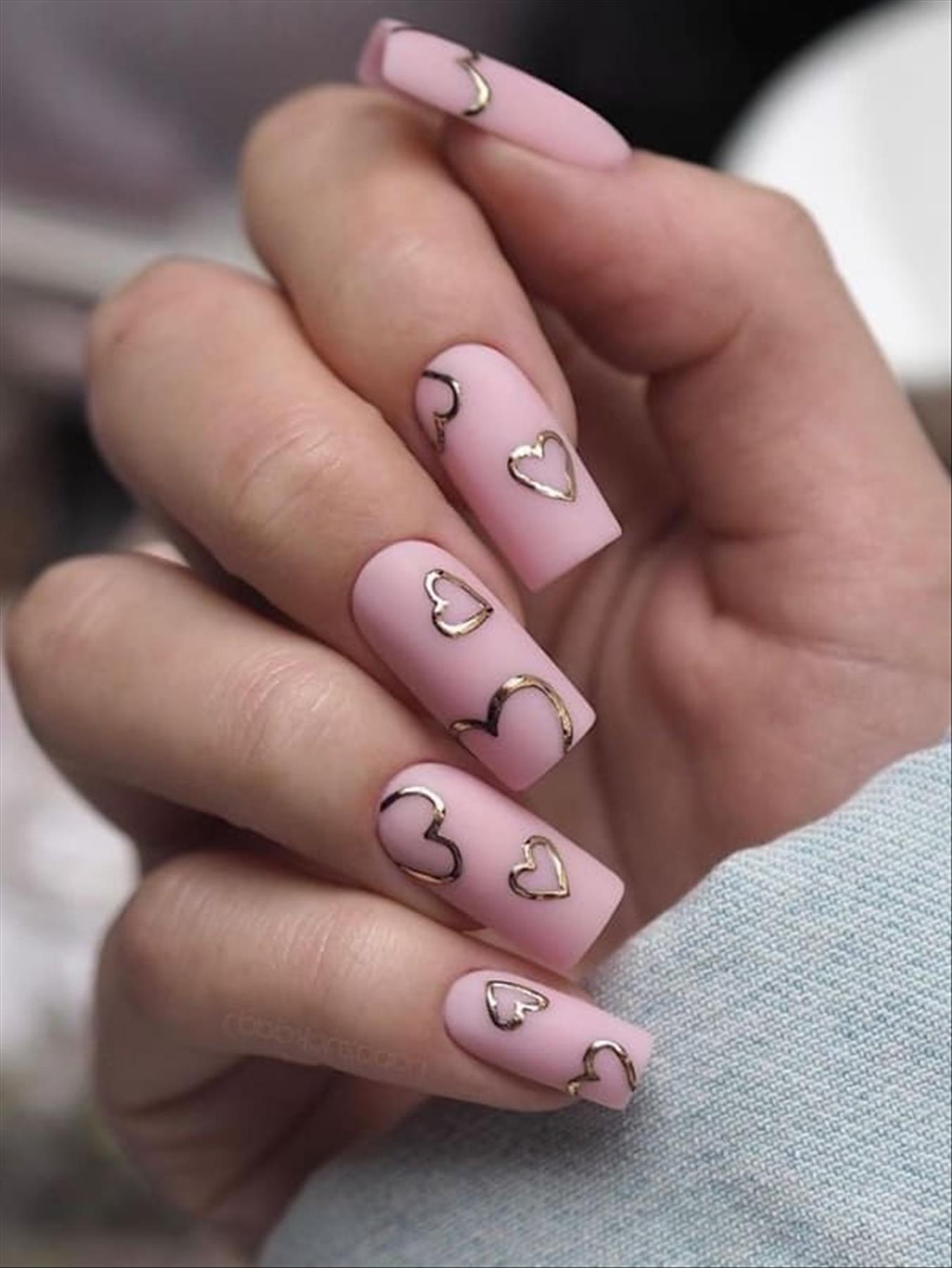 Lovely short Valentine's Day nails